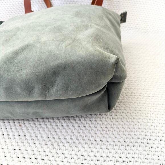 Portland Leather Goods Classic Open Medium Tote Storm Grey Leather Tan Straps - Picture 8 of 12